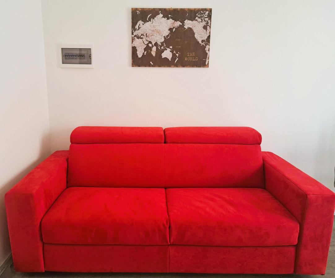 La Petite Maison Lägenhet Agrate Brianza Exteriör bild