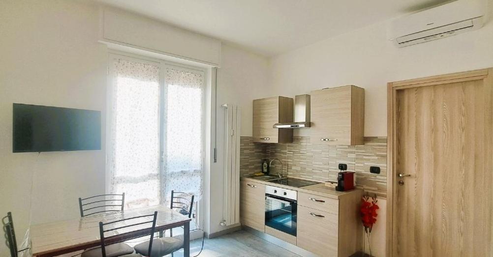 La Petite Maison Lägenhet Agrate Brianza Exteriör bild