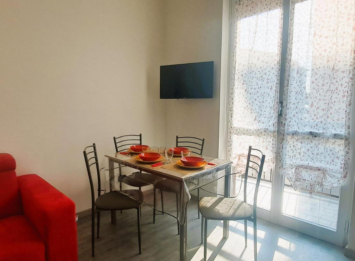 La Petite Maison Lägenhet Agrate Brianza Exteriör bild